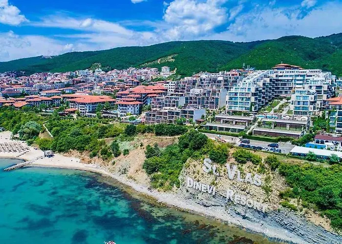 Flat At Complex Fenix-st. アパート *